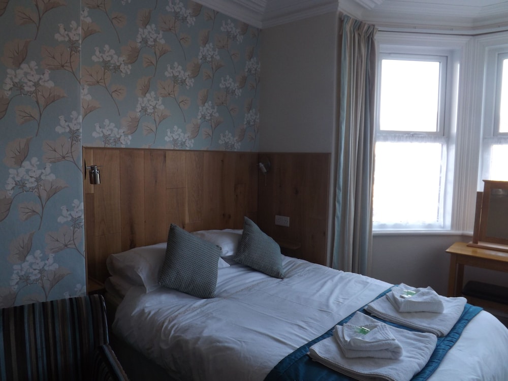 Cairn House 14/48