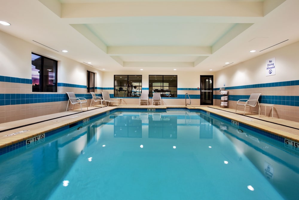Holiday Inn Express Hotel and Suites Picayune-Stennis Space Cntr 36/68