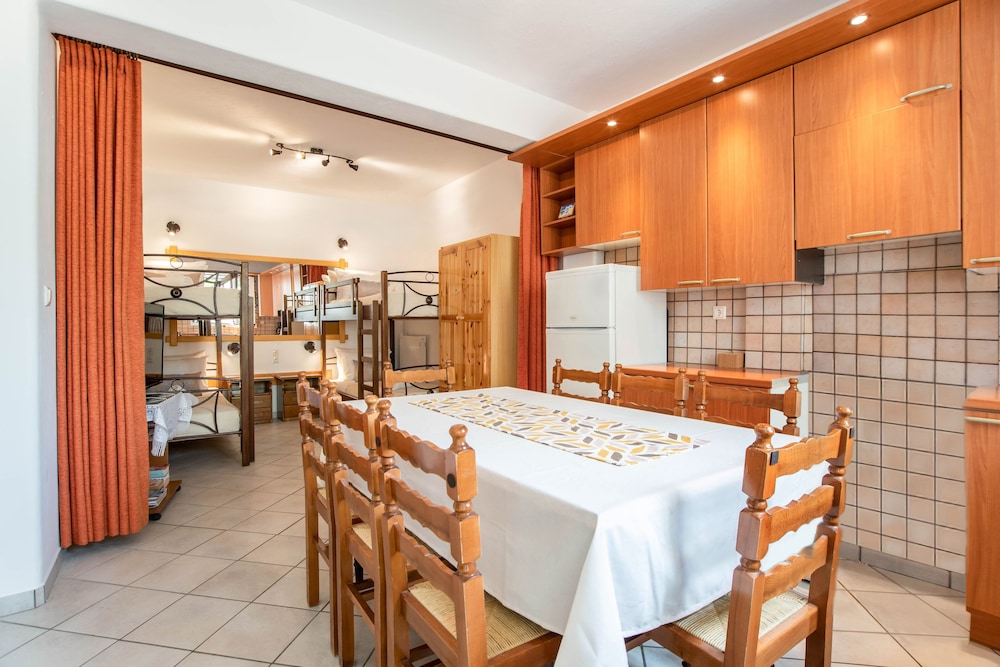 Kontaratos Studios & Apartments 29/50