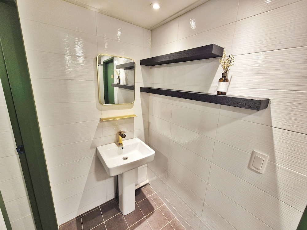 Mozzi Hostel 48/50
