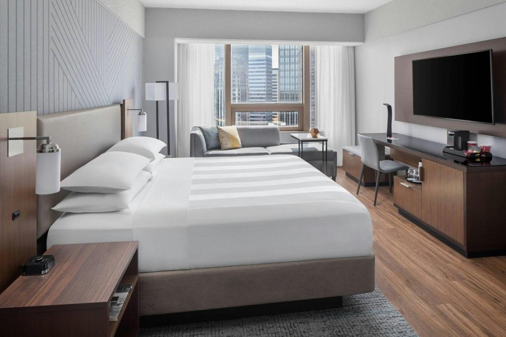 Guest Room, King Bed, Peloton