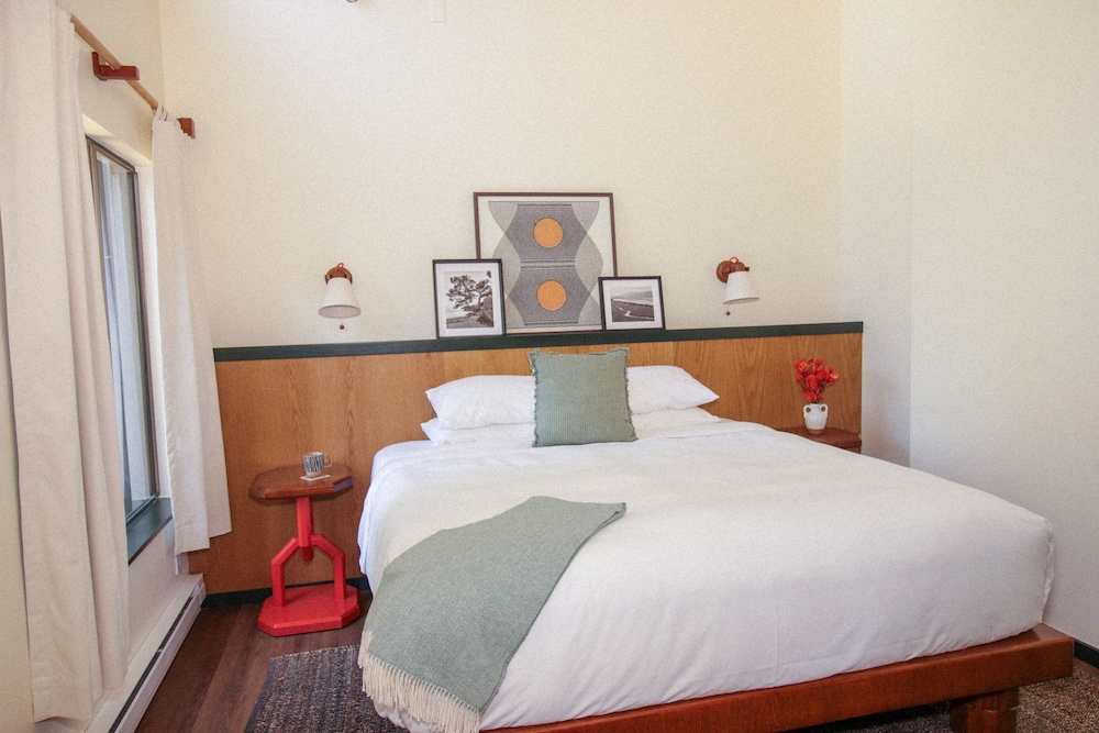 Lodge at Marconi 7/46