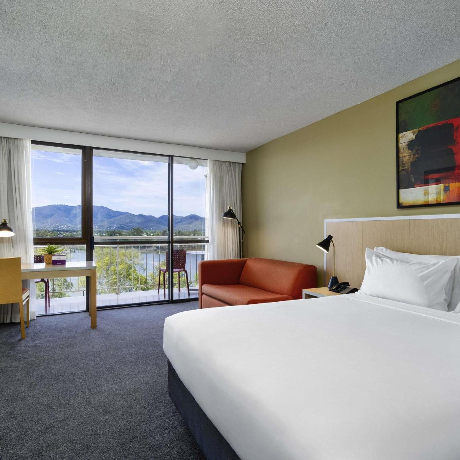 Standard, Queen Bed, Riverside