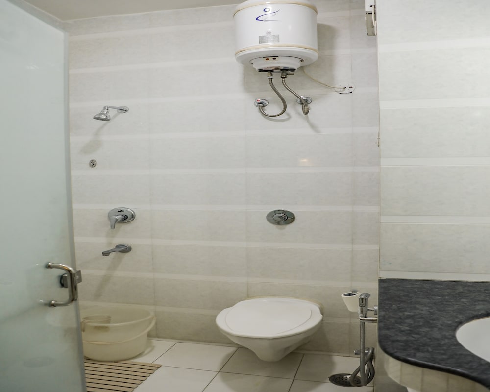 Hotel Shikha 13/59
