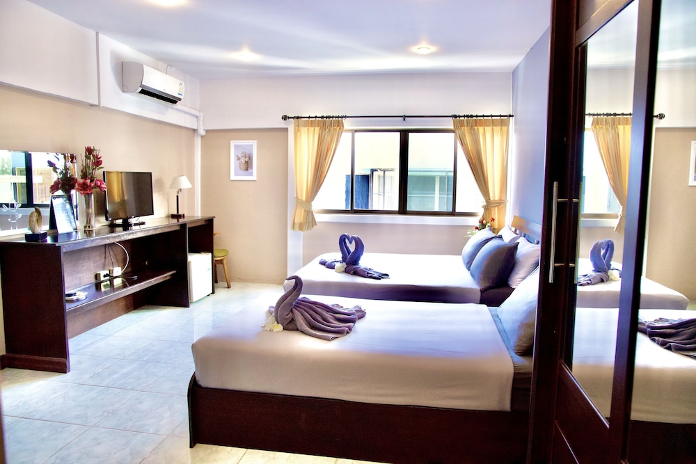 Golden Guesthouse 12/47