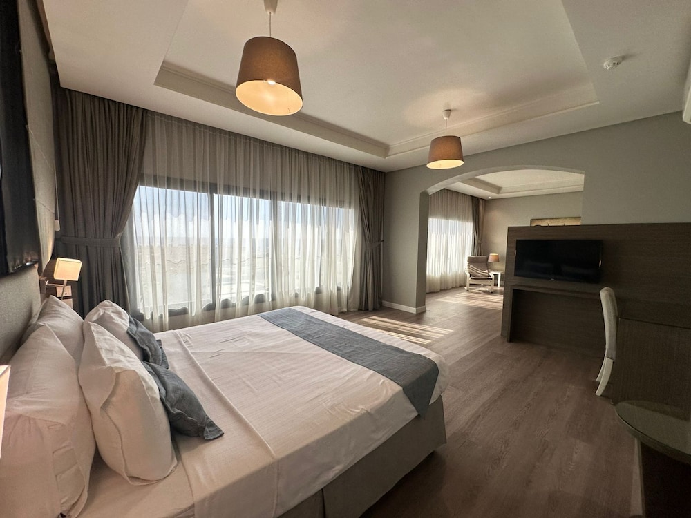 كورنيش لورين سويتس(Loren Suites Corniche) 16/50