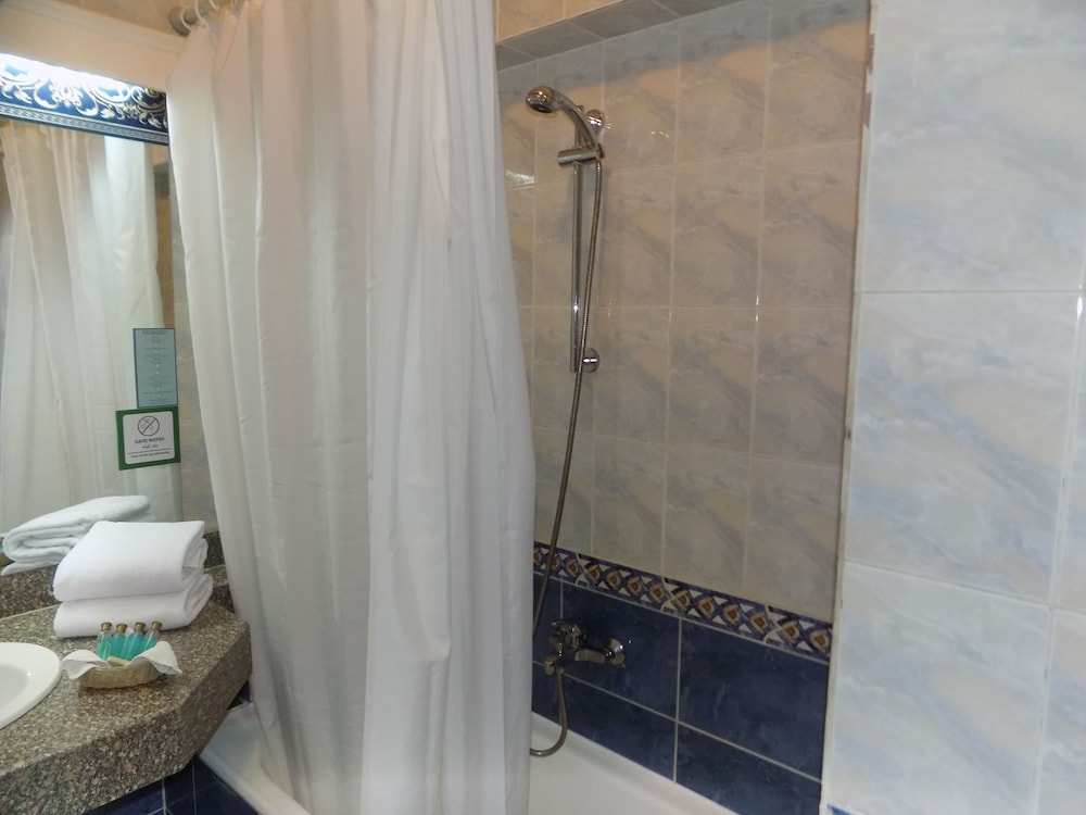 Turquoise Beach Hotel 50/50