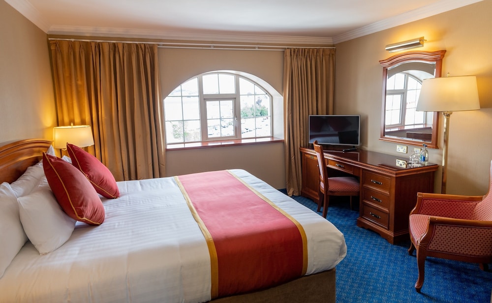 ROOM, DOUBLE BED