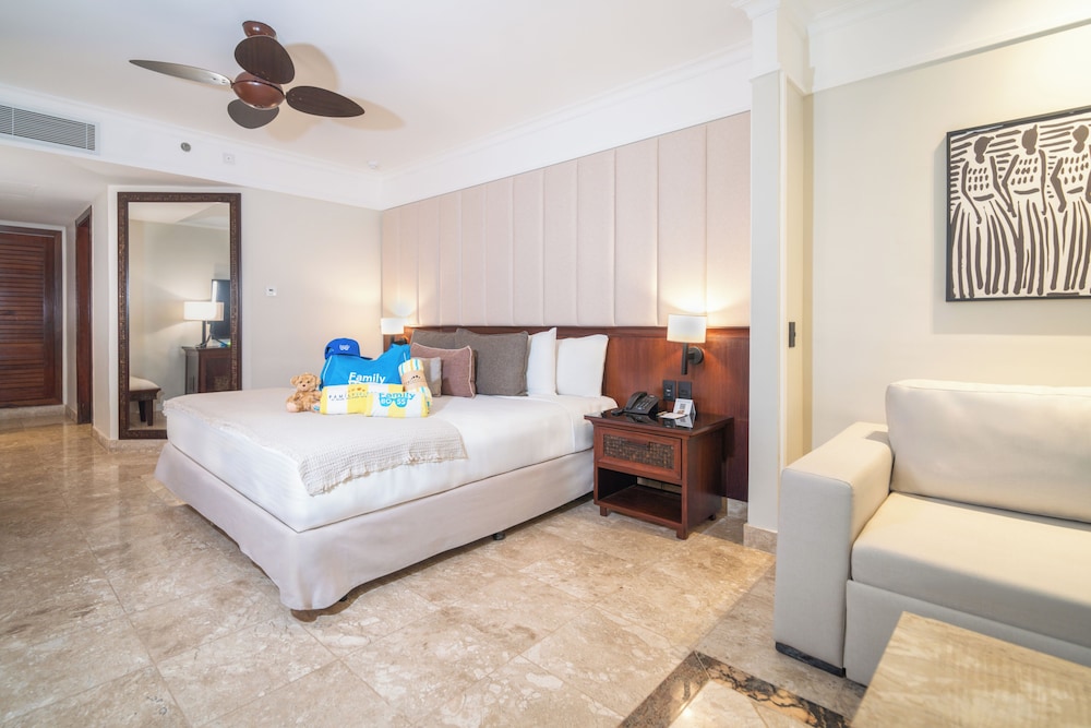 The Signature Level at Grand Palladium Imbassaí Resort & Spa 8/44