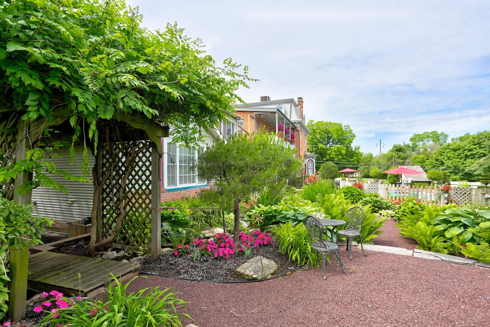 Greystone Manor Inn B&B 28/32