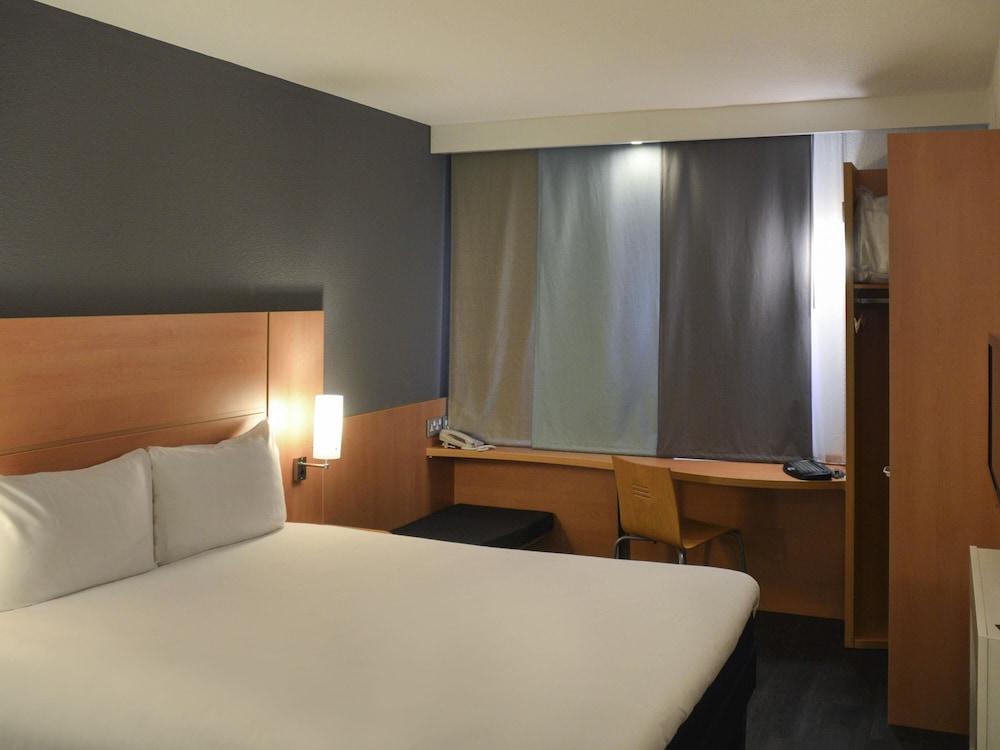 ibis Reading Centre 23/59
