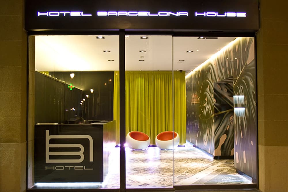 BARCELONA HOUSE 2/48