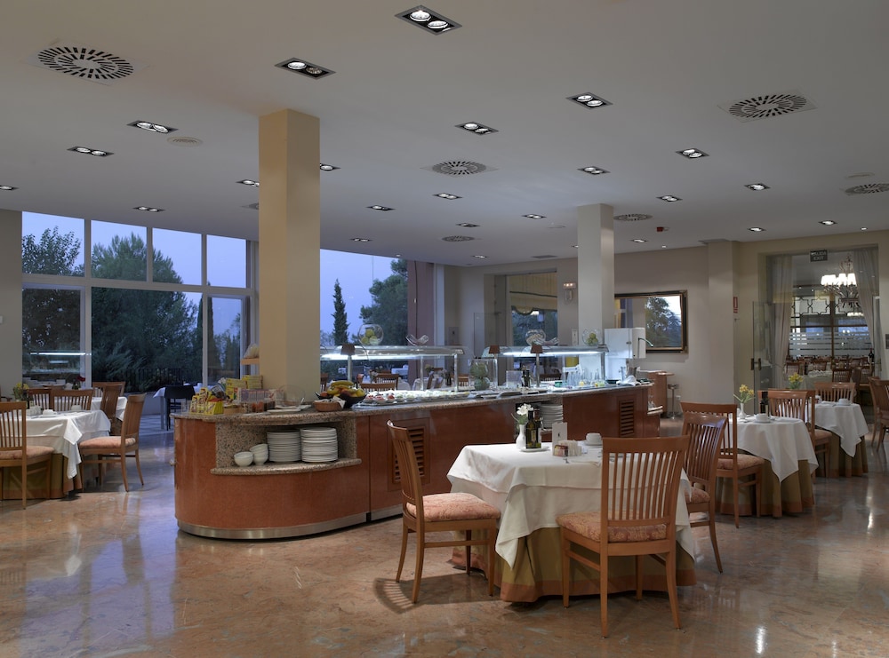 Parador de Cordoba Hotel 38/50
