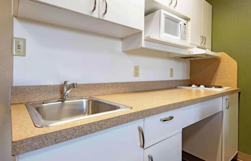 Studio 6 Corporate Extended Stay Rochester Henrietta NY 51/59