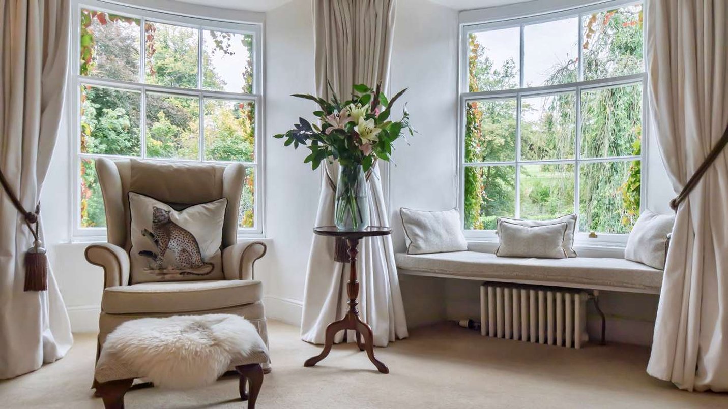 Burleigh Court Cotswolds 18/61