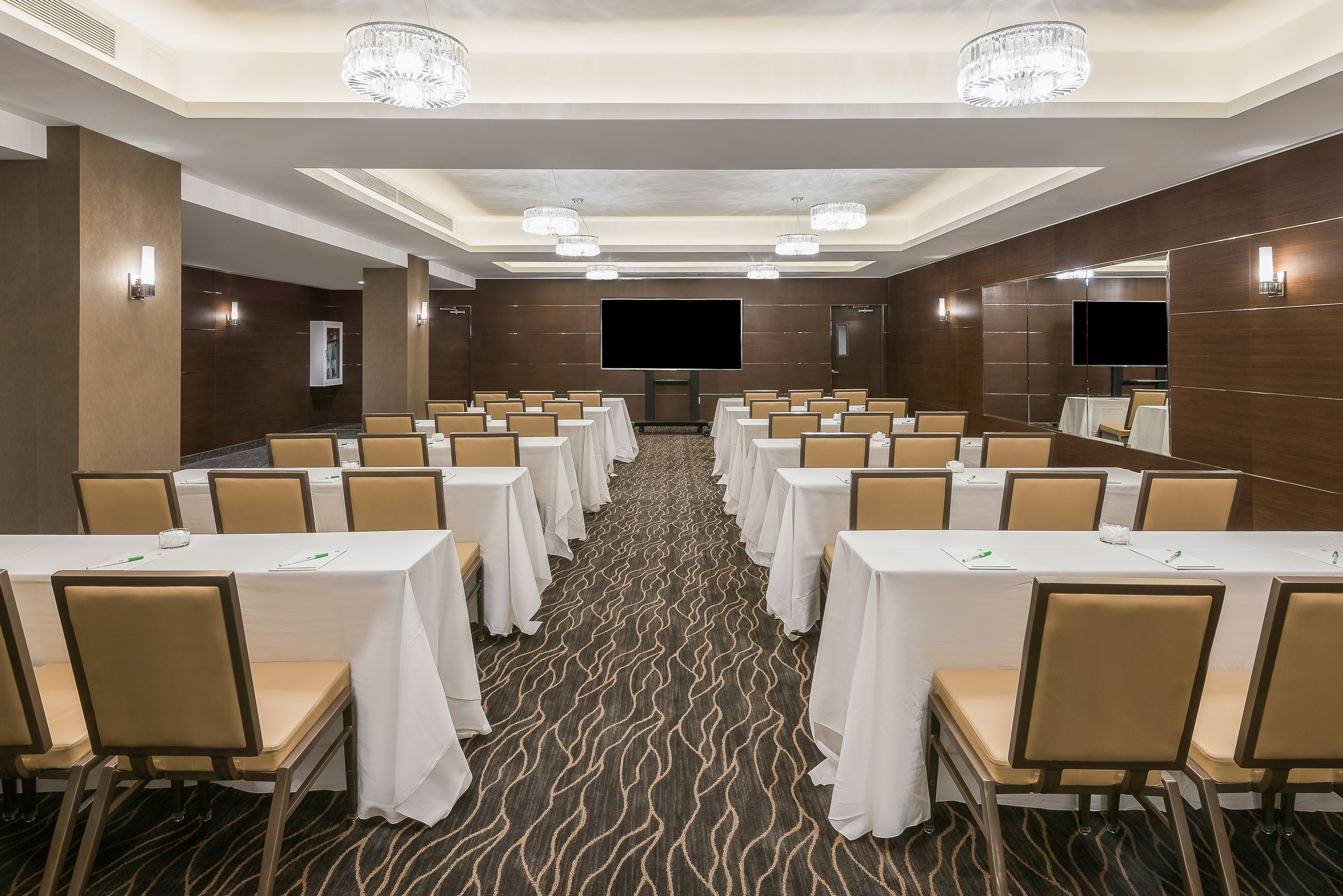 Holiday Inn Brooklyn Downtown 23/25