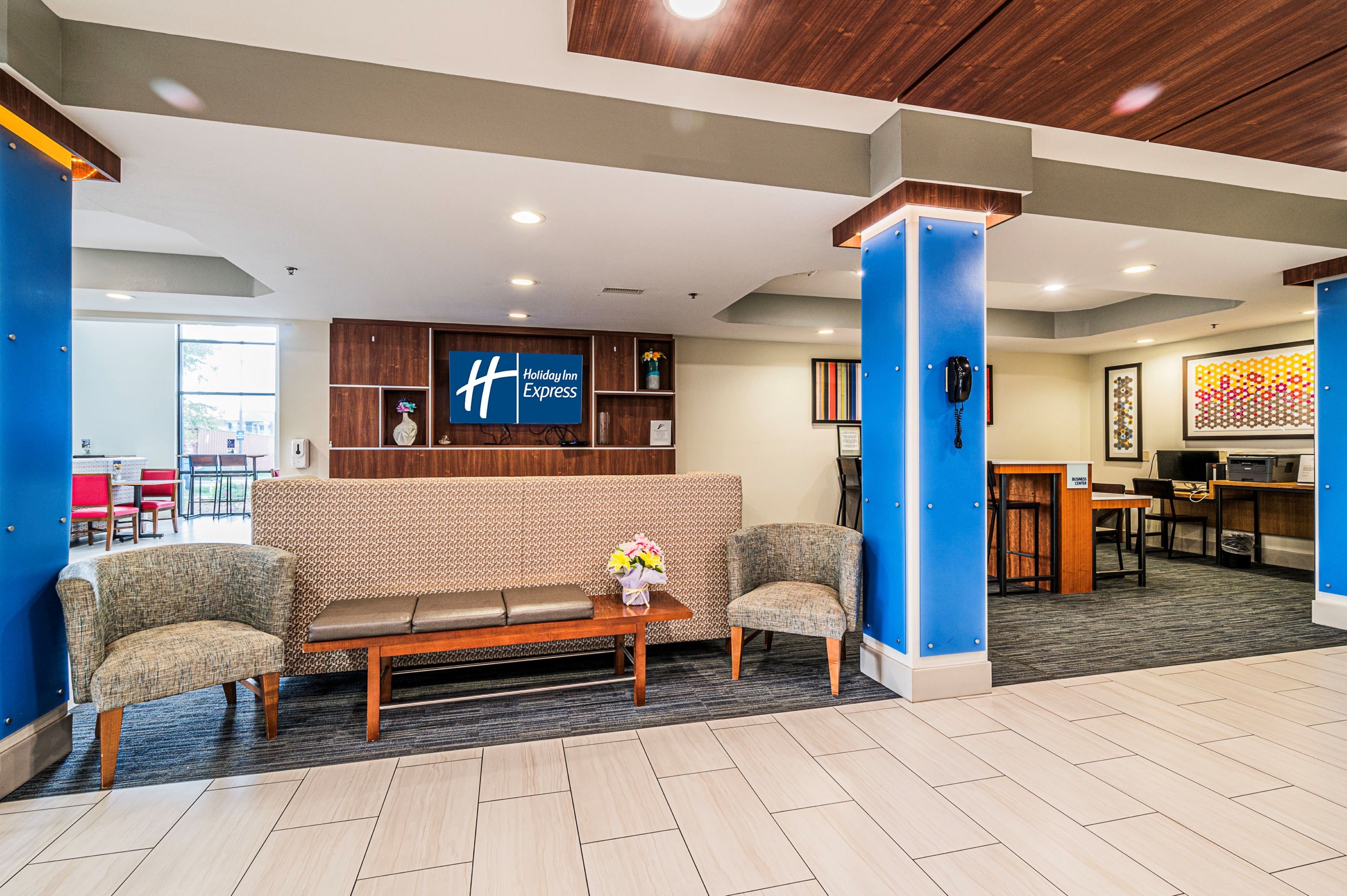 Holiday Inn Express Hotel Suites Franklin 51/61