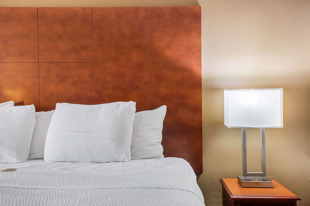 MainStay Suites Decatur River City 21/43