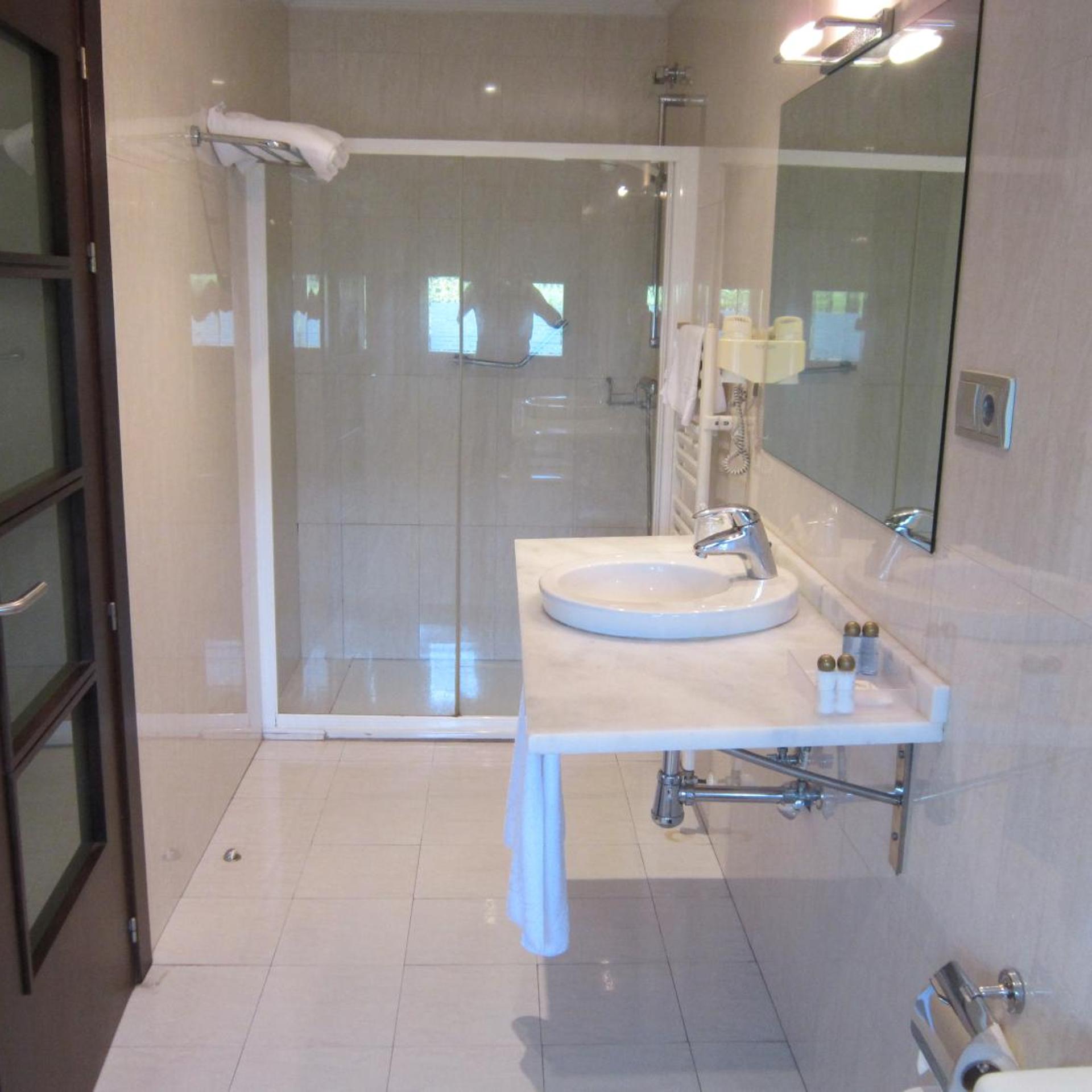 Euba Hotel 50/50