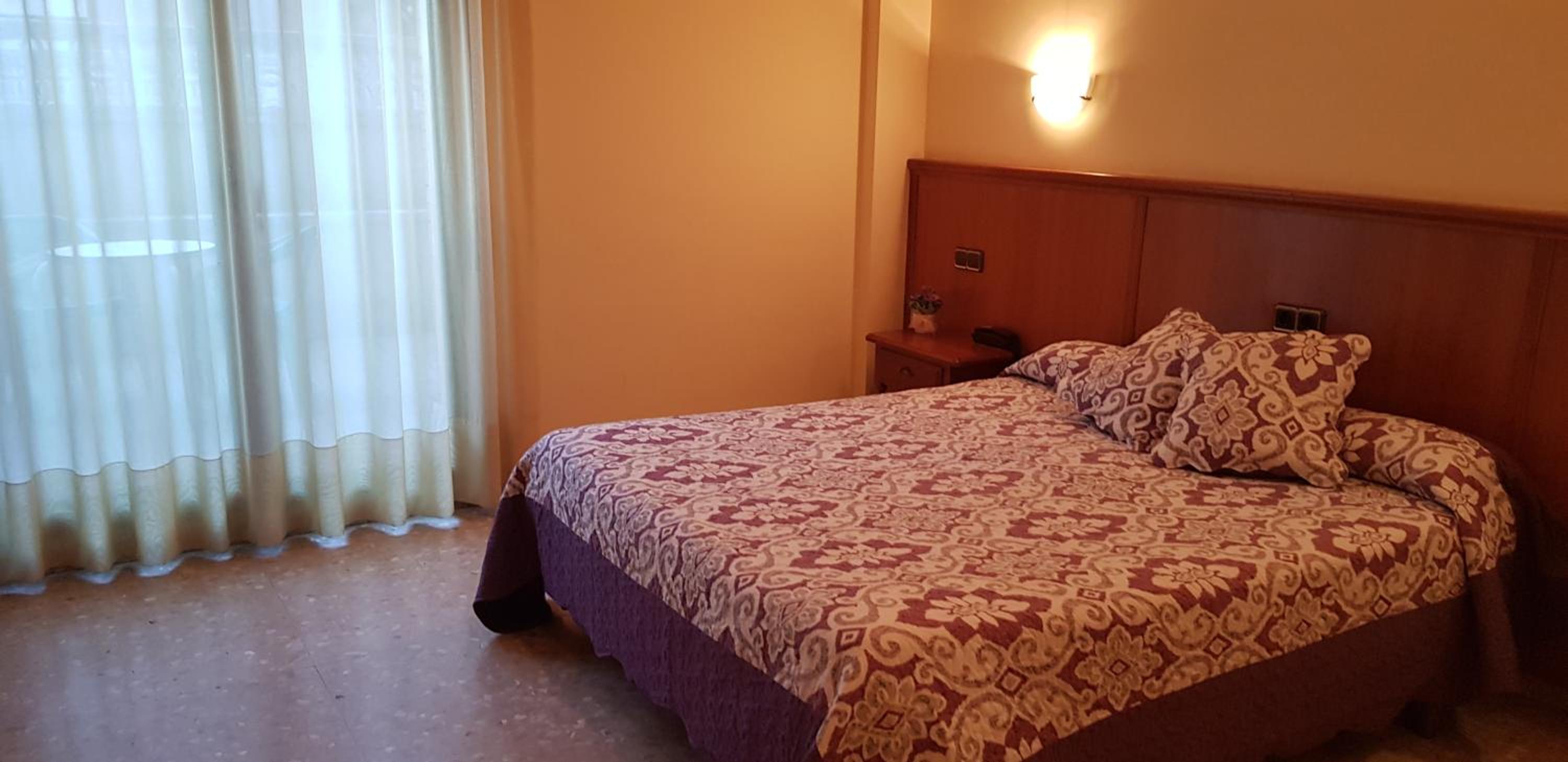Hotel Reina Isabel 18/58