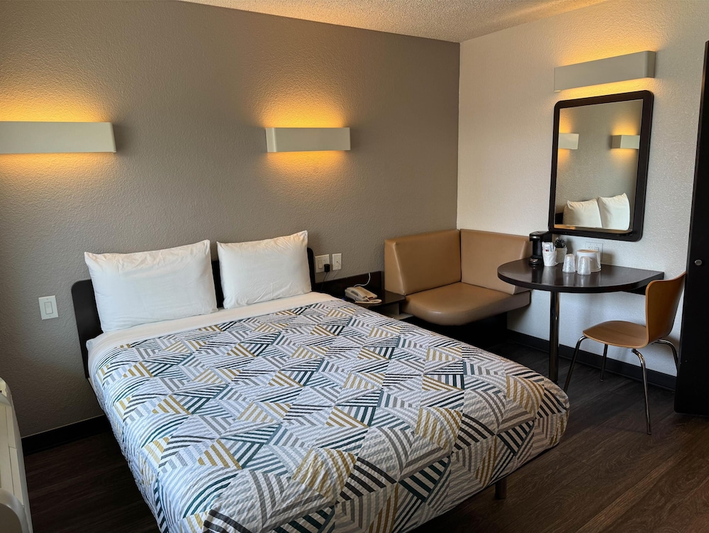 STANDARD, DOUBLE BED, ACCESSIBLE