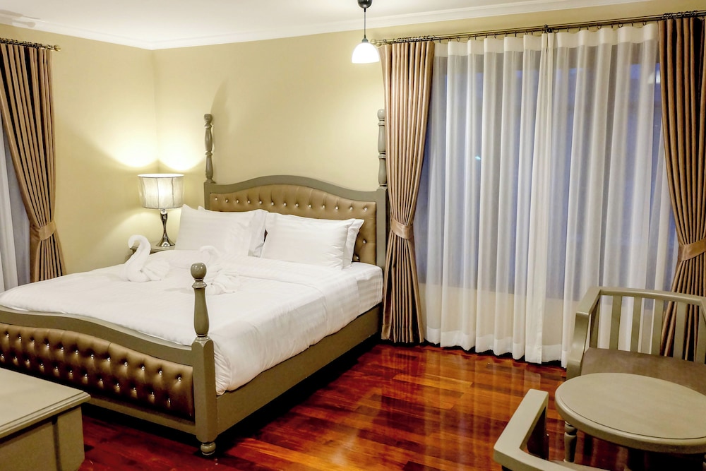Siri Heritage Bangkok Hotel 28/71