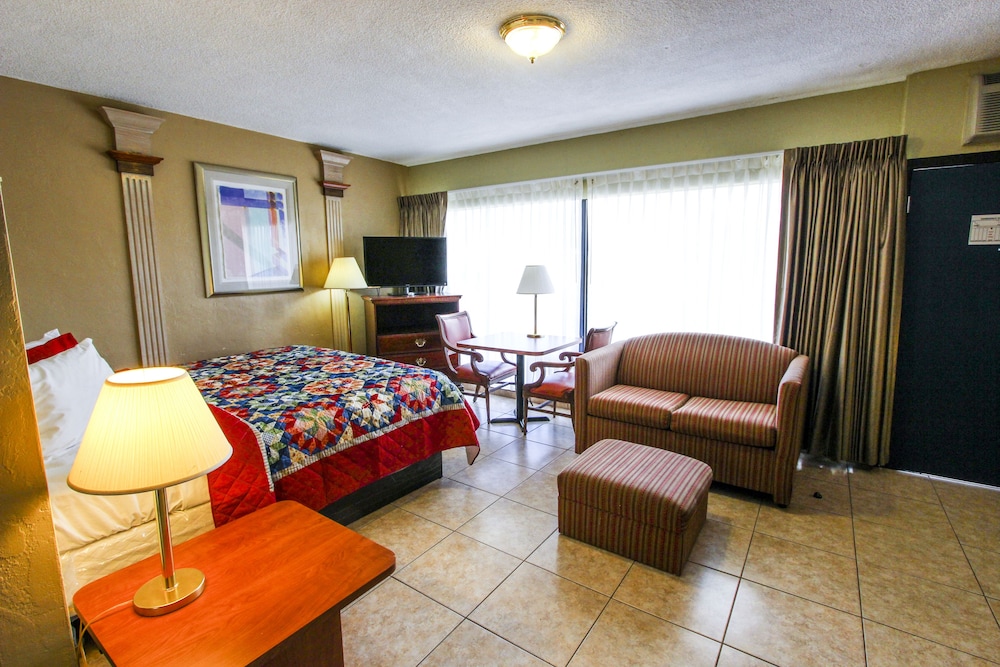 Oceans Beach Resort Suites 37/67