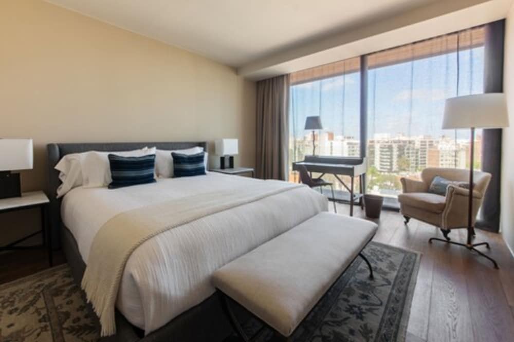 LUXURY, STUDIO