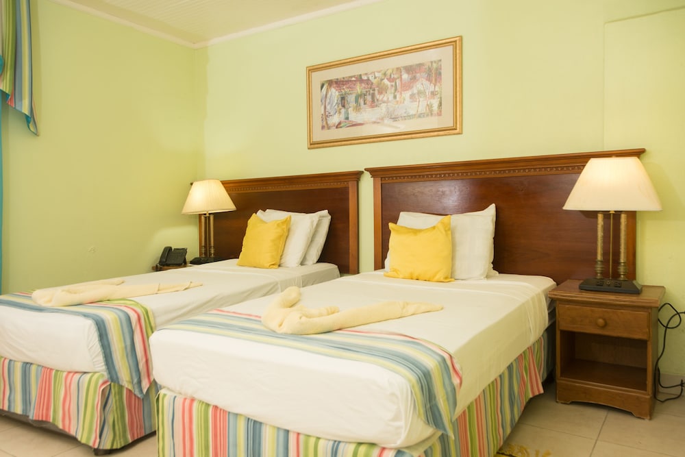 Palm Garden Hotel 10/50