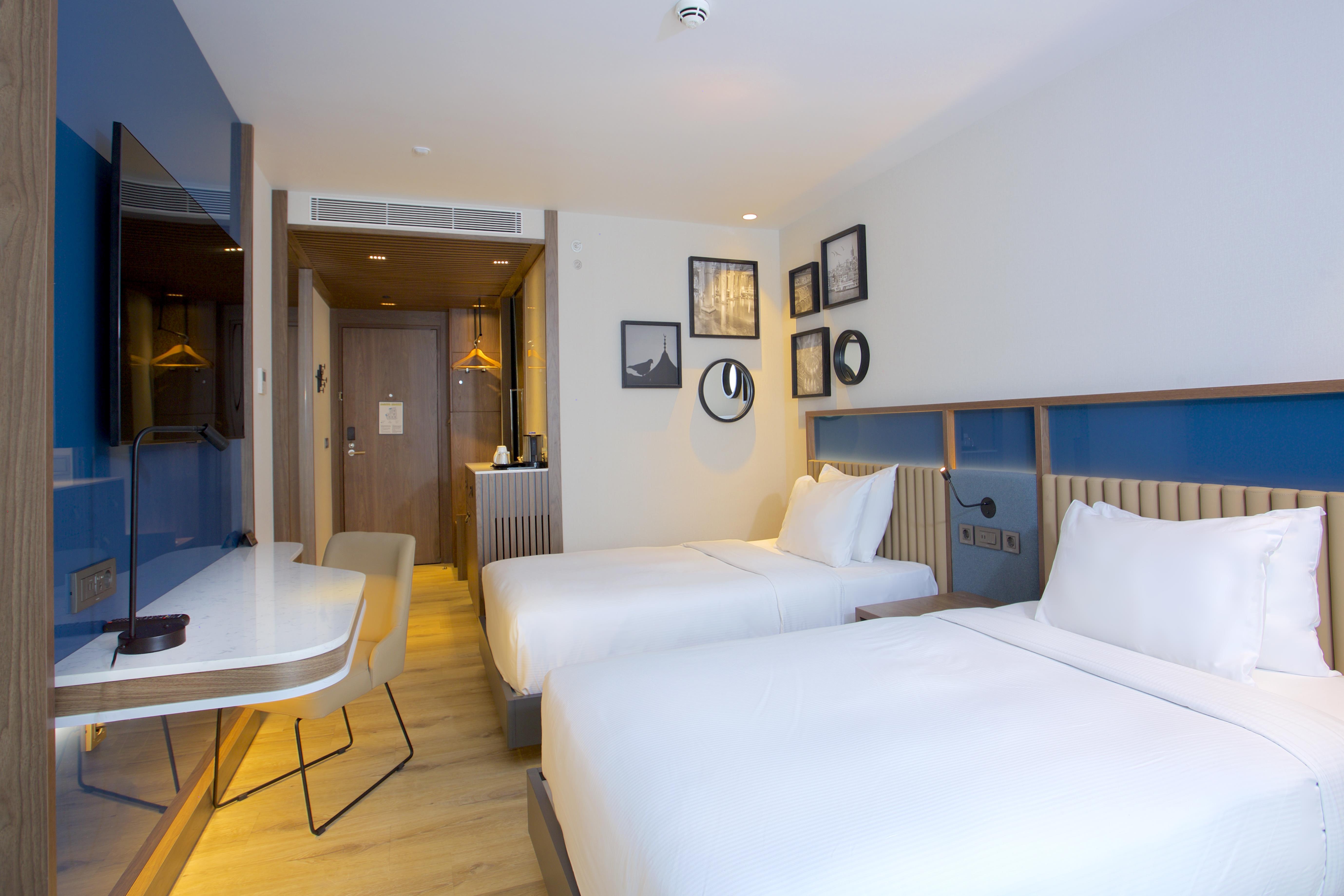 غرفة قياسية بسريرين منفصلين، Hampton by Hilton Istanbul Old City 3/10