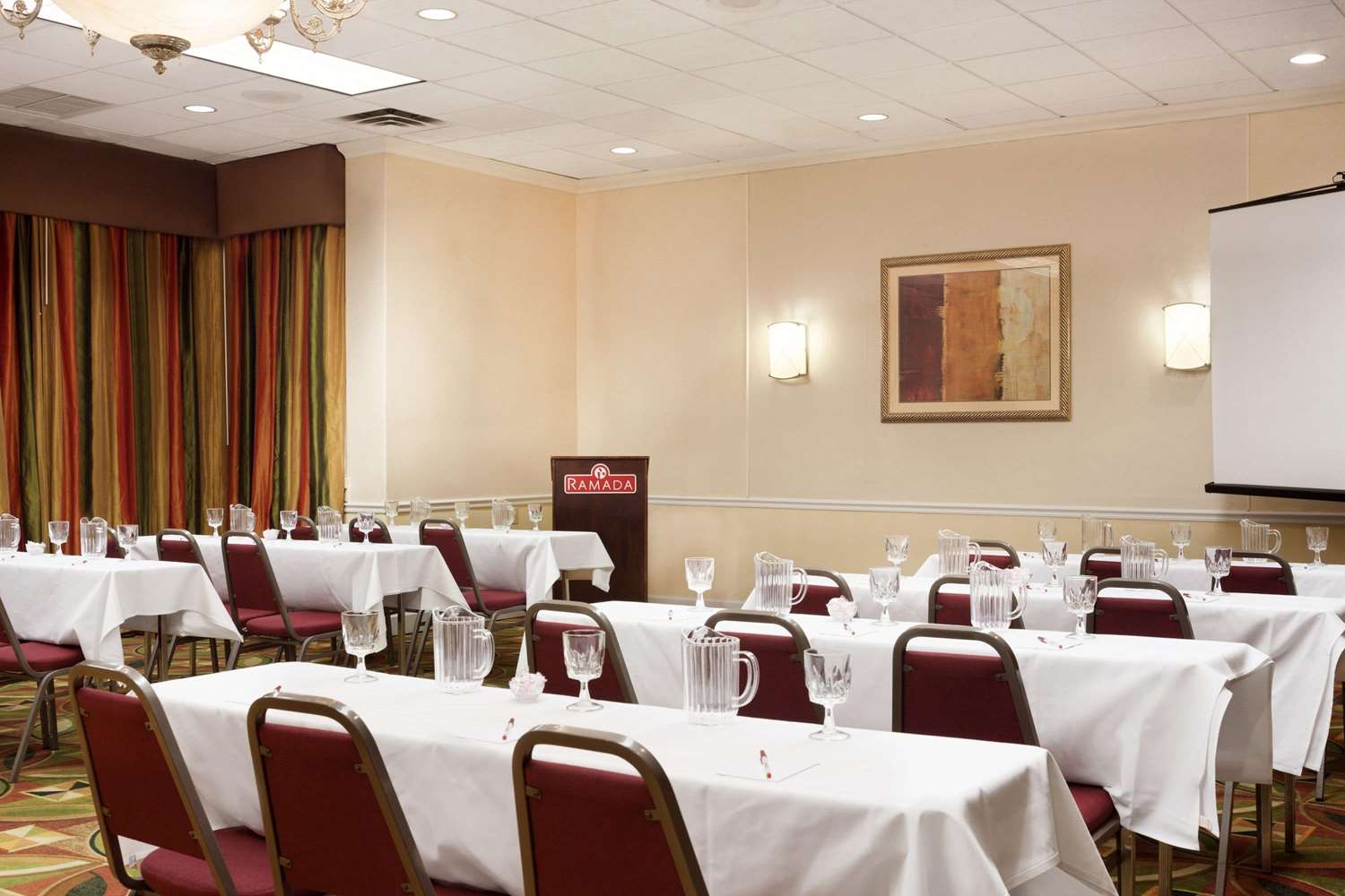 Ramada By Wyndham Newark/Wilmington 29/34