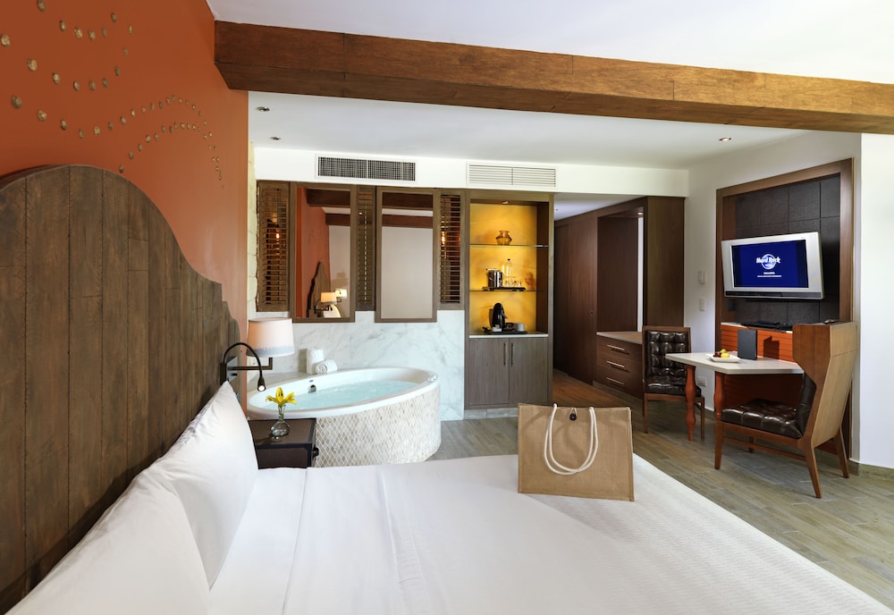 Hard Rock Hotel Riviera Maya - Hacienda All Inclusive 10/50