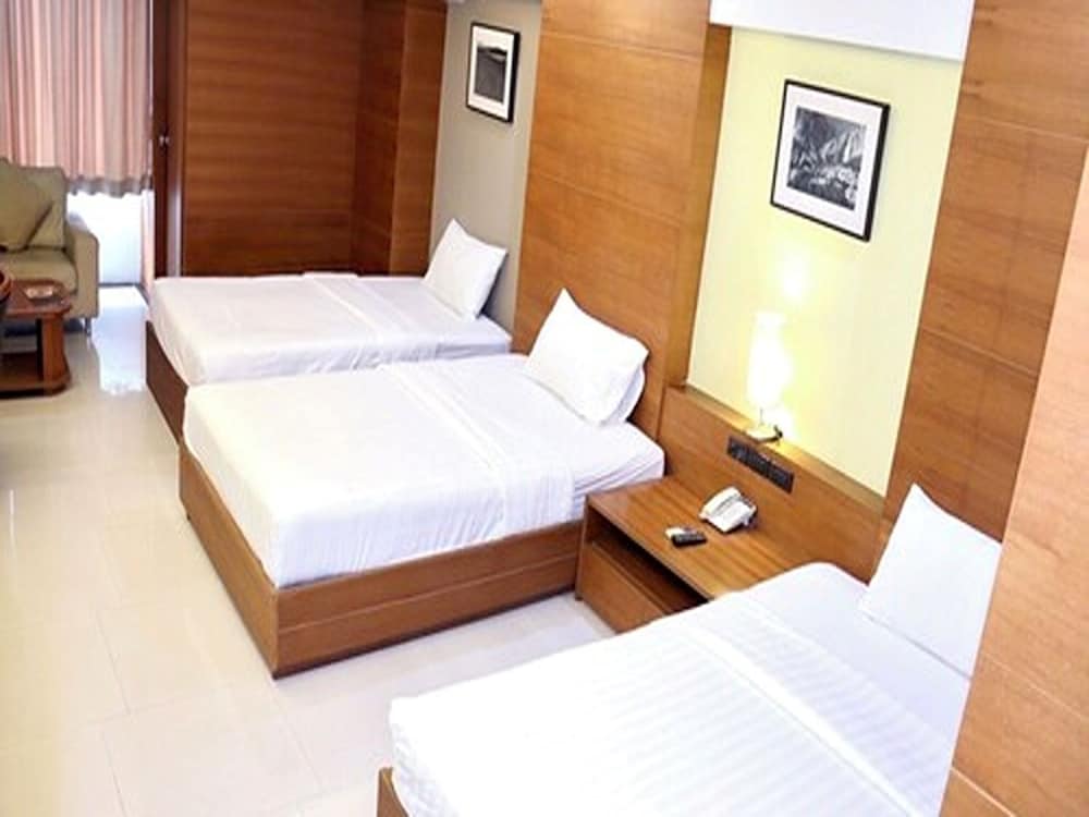 ROOM, TRIPLE