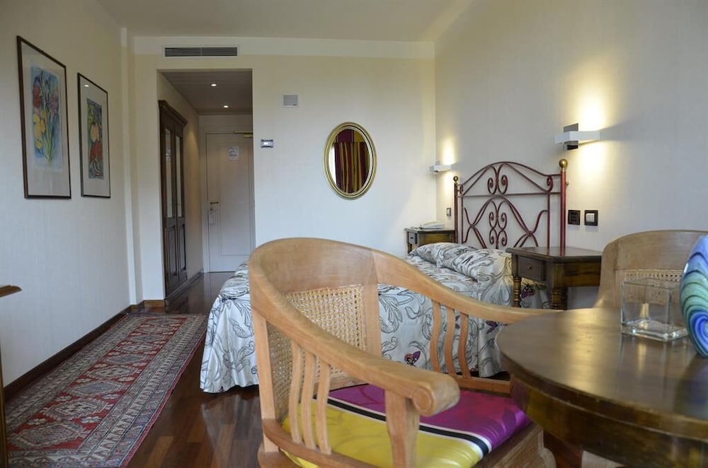 Villa Madrina Lovely and Dynamic Hotel 9/49