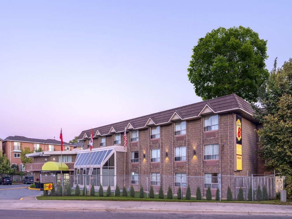 Super 8 by Wyndham Toronto East ON 2/50