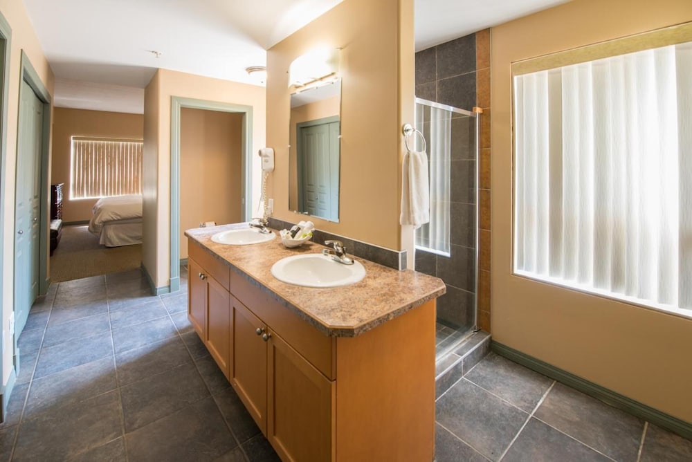 PODOLLAN REZ-IDENCE FORT MCMURRAY 46/50