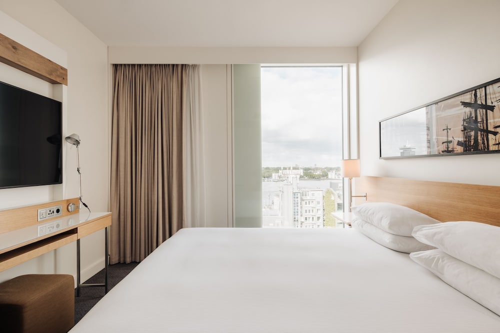 Doubletree By Hilton Amsterdam Centraal Station 25/88