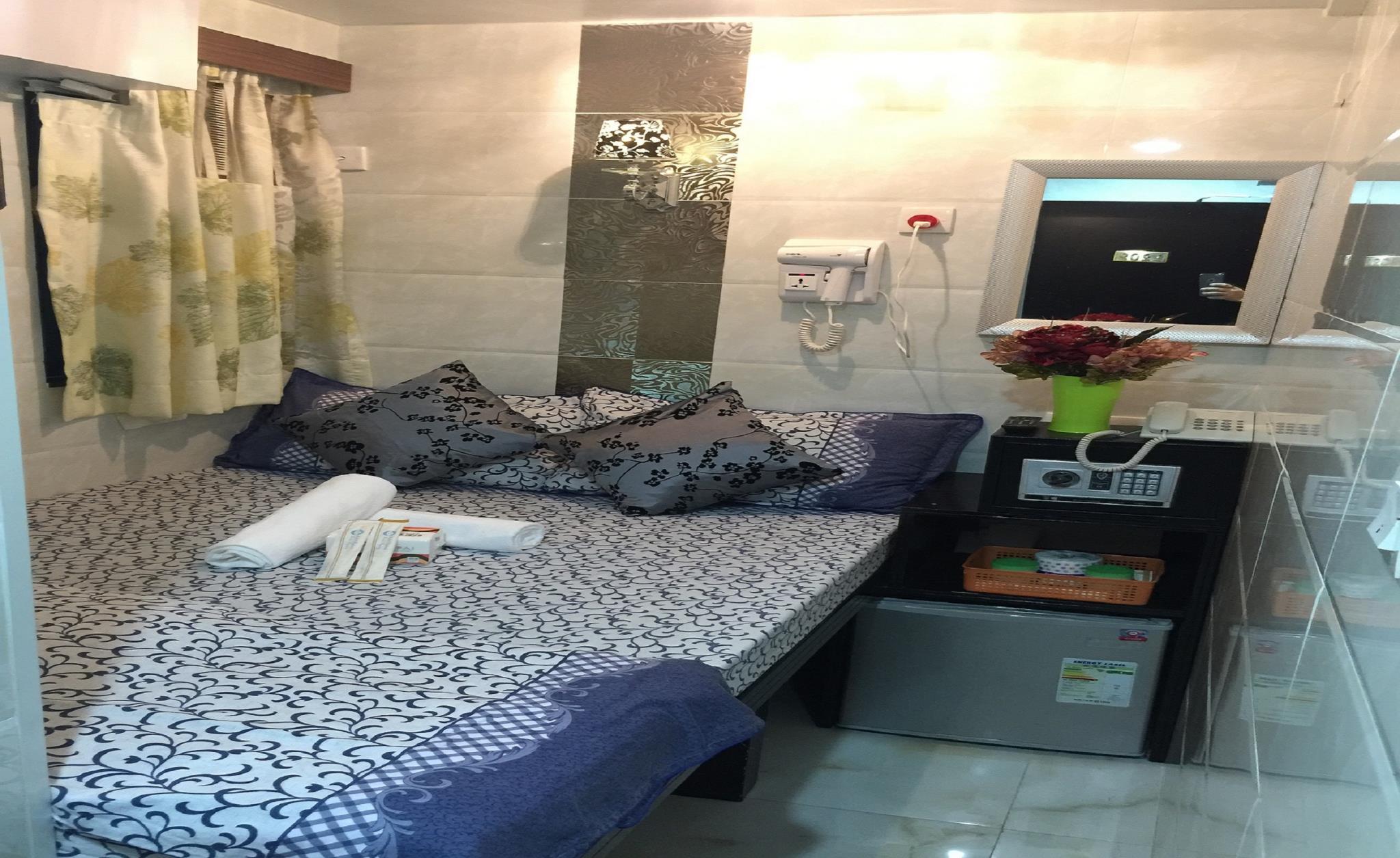 STANDARD, TRIPLE, 1 DOUBLE AND 1 SINGLE BED