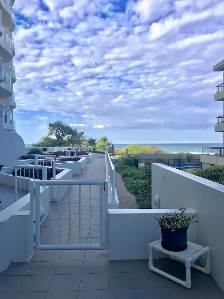 REGENCY ON THE BEACH 5/66
