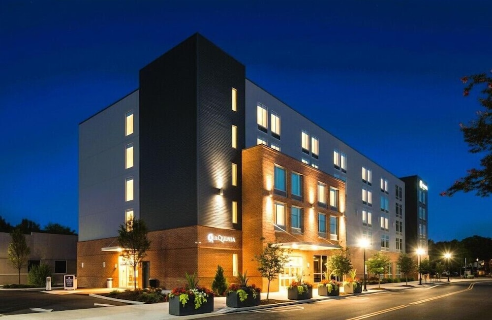 La Quinta Inn & Suites by Wyndham Chattanooga Downtown/South 6/61