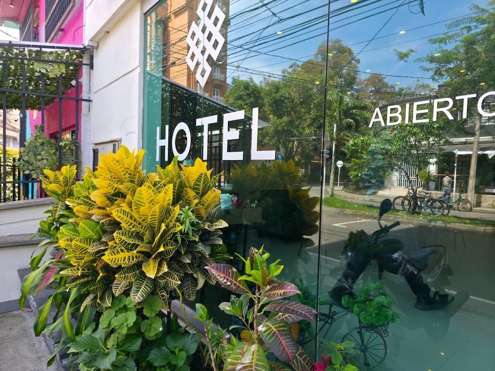 Hotel Infinity Medellin 62/67