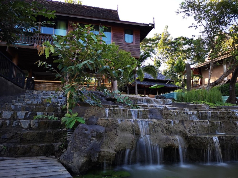Royal Train Garden Resort 35/50