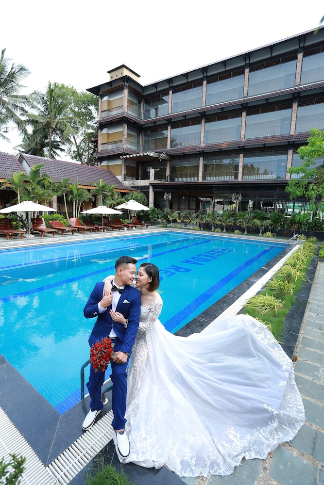 Ahaveda Resort 55/56