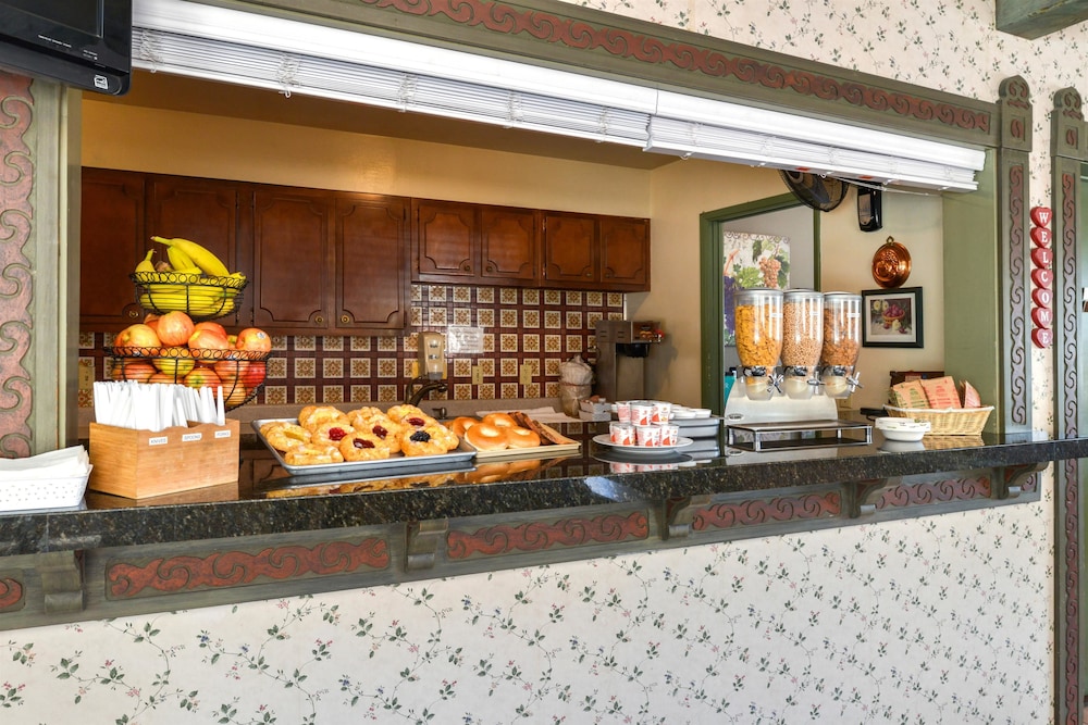 Svendsgaard S Danish Lodge Americas Best Value Inn 10/26