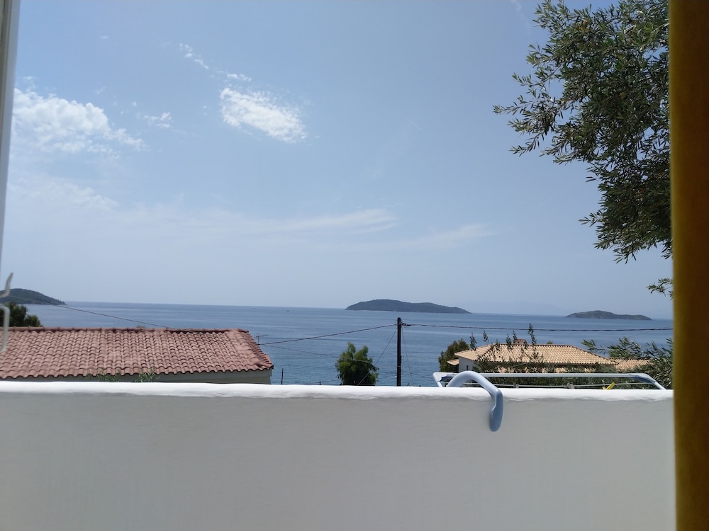Azalea View Skiathos Studios 8/73