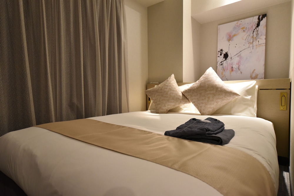 UNIVERSAL, DOUBLE BED