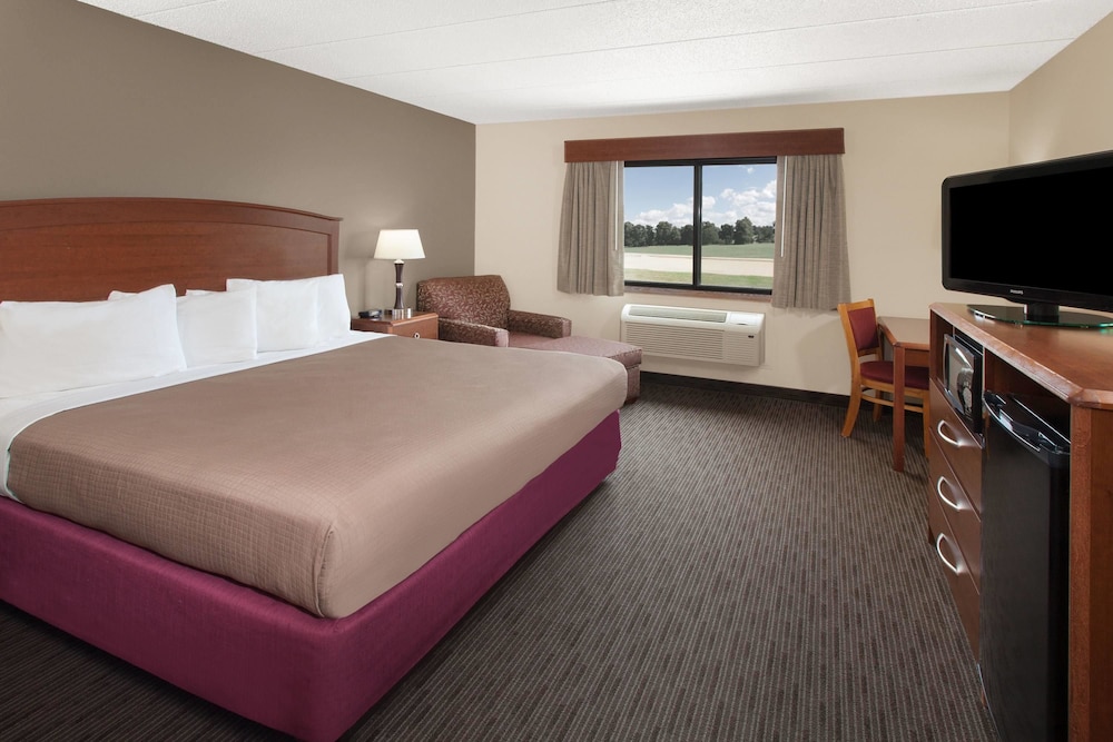 Americinn By Wyndham Grundy Center 6/23