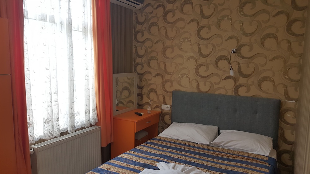 Anadolu Hotel 8/30