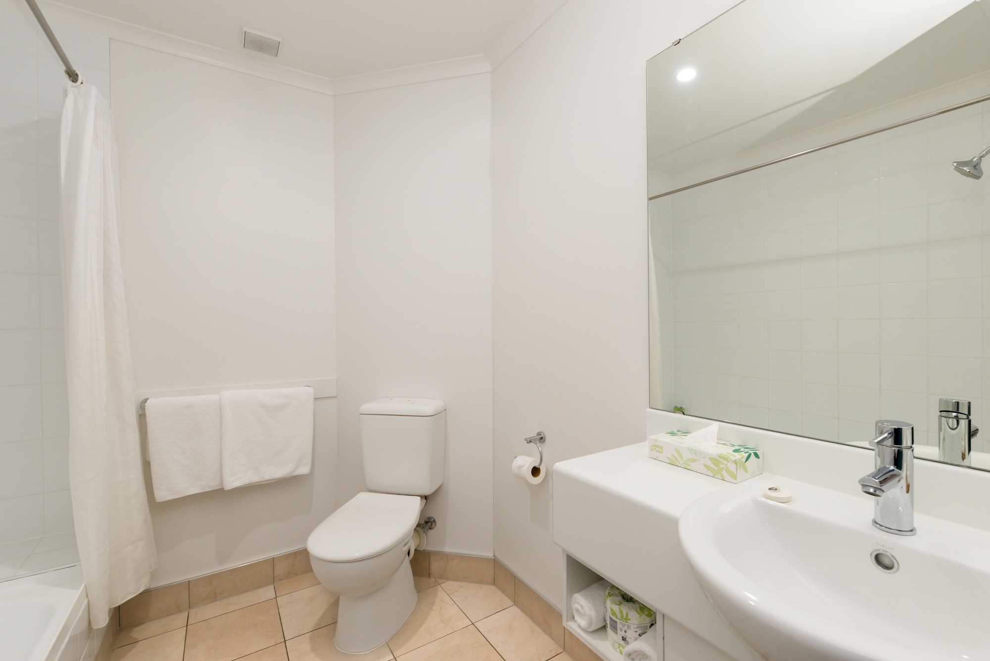 غرفة متصلة بسريرين كوين، Heartland Hotel Auckland Airport 6/7