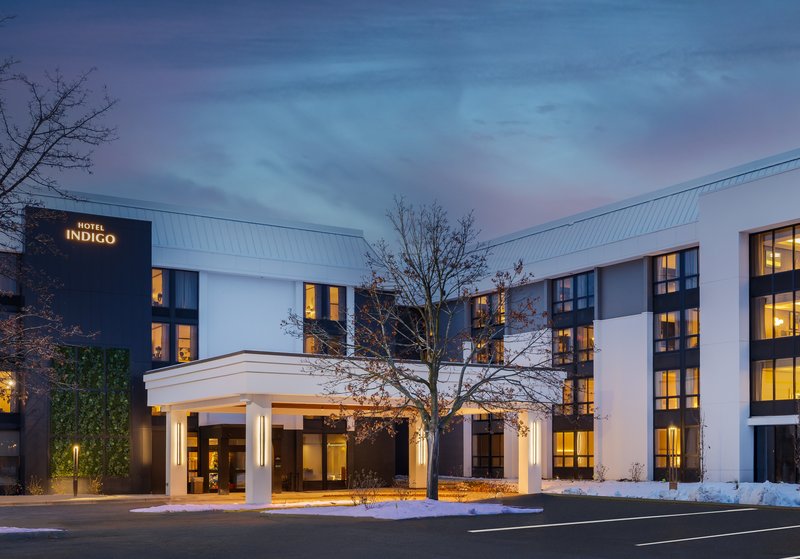 Troy Inn & Suites 2/50
